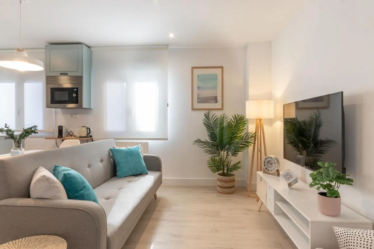 Precioso y Recién Reformado junto al metro Apartamento Bilbao 0*,